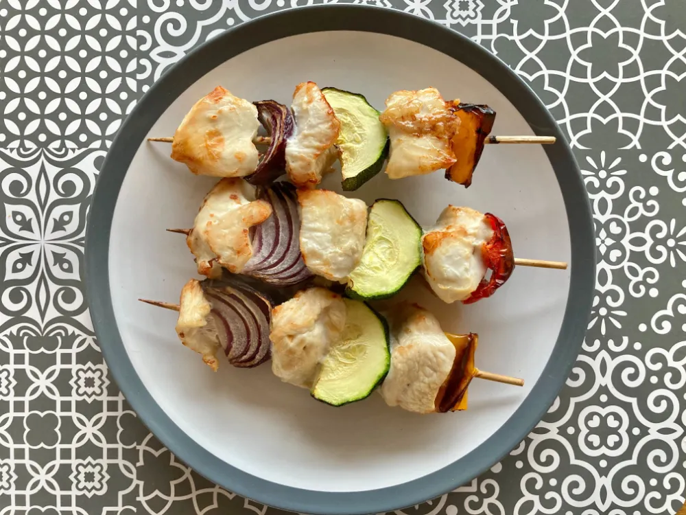 Air fried chicken kebabs