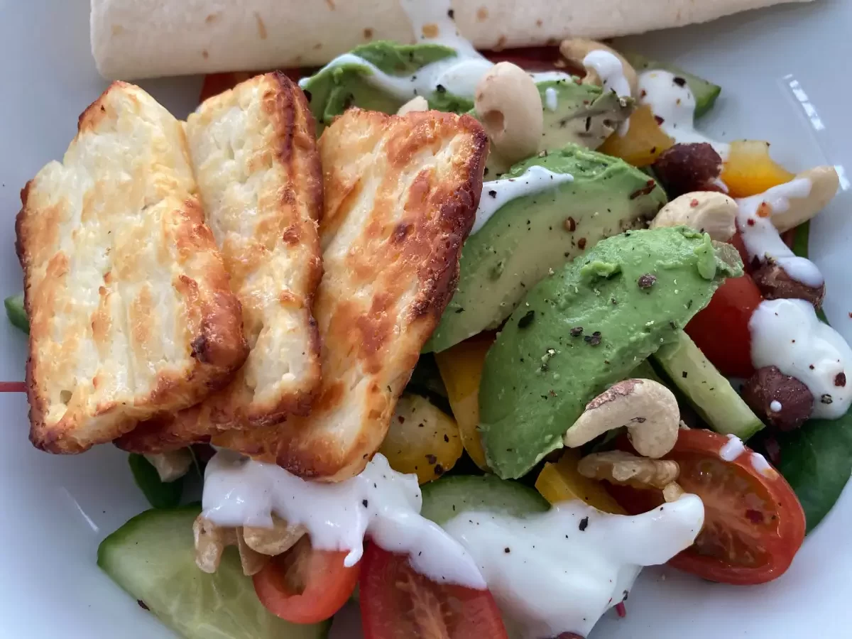 Air fried halloumi & salad